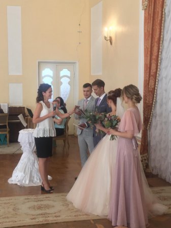 Во Дворце бракосочетаний Астрахани зарегистрировали тысячную пару новобрачных