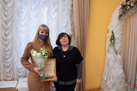 Работники отрасли ЗАГС Астраханской области отмечены наградами областной Думы и Общественного совета