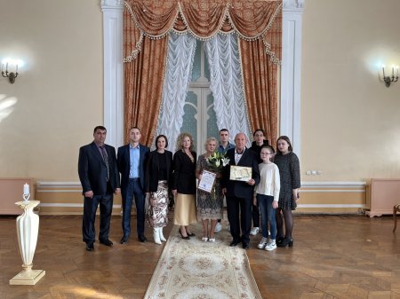 Астраханцы отметили 50-летний юбилей со дня свадьбы в ЗАГСе