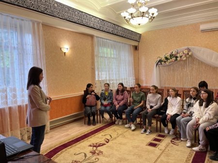Осенние посиделки прошли в Черноярском ЗАГСе
