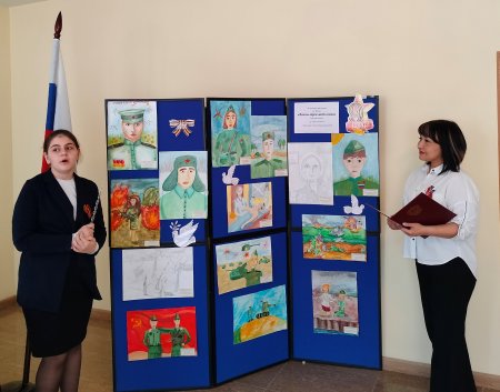 Рисунки на тему Дня Победы разместили на выставке в Камызякском ЗАГСе