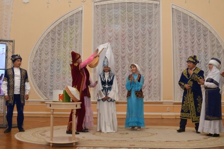 Какой может быть свадьба по казахским традициям – рассказали в астраханскомЗАГСе