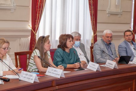 Служба ЗАГС Астраханской области приняла участие в заседании межведомственной комиссии по социально-демографическим вопросам