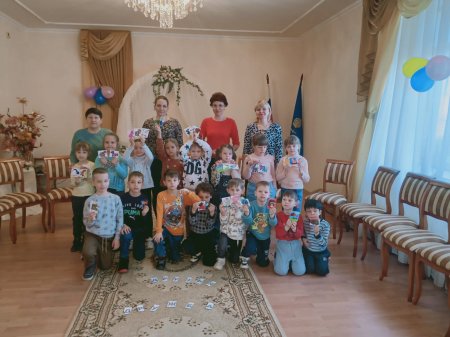 Как важно жить дружно рассказали малышам сотрудники Икрянинского ЗАГСа