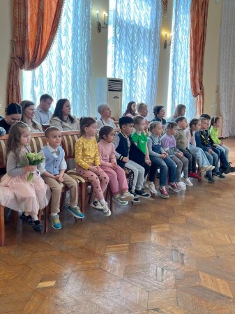 Астраханские детсадовцы узнали о правилах безопасности и познакомились с ЗАГСом