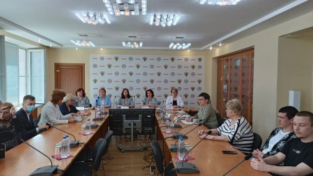В Астрахани состоялся круглый стол «Семейные ценности как фактор демографической безопасности»