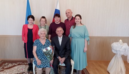 Енотаевцы Смирновы поженились 8 марта 60 лет назад